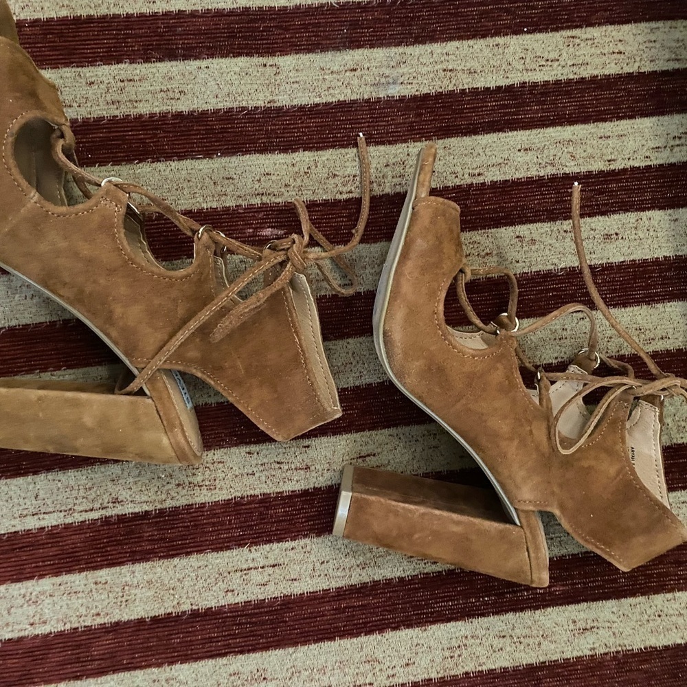 NWOT Steve Madden heels. Leather upper. size 8.5 - Picture 3 of 10